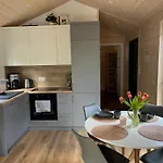 Ferienhaus Tinyhouse Frida Moderne & Stilvolle Auszeit Am & Ruhe In Mecklenburgische Seenplatte Klima, Grill *